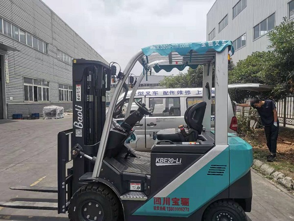 寶驪提醒您，記得對(duì)四川叉車(chē)進(jìn)行定期檢查！